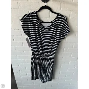 Dress Casual Short By White House Black Market In Black & White, Size: S