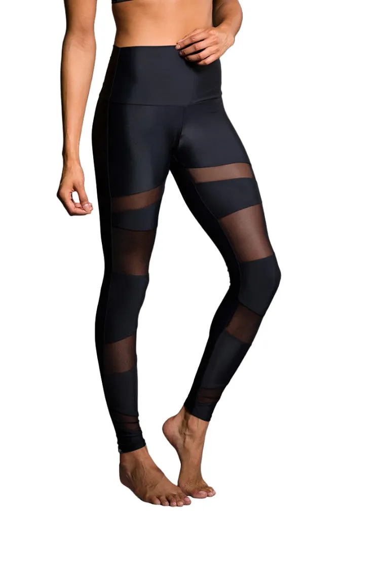 Onzie Hot Yoga Cut Out Capri 270