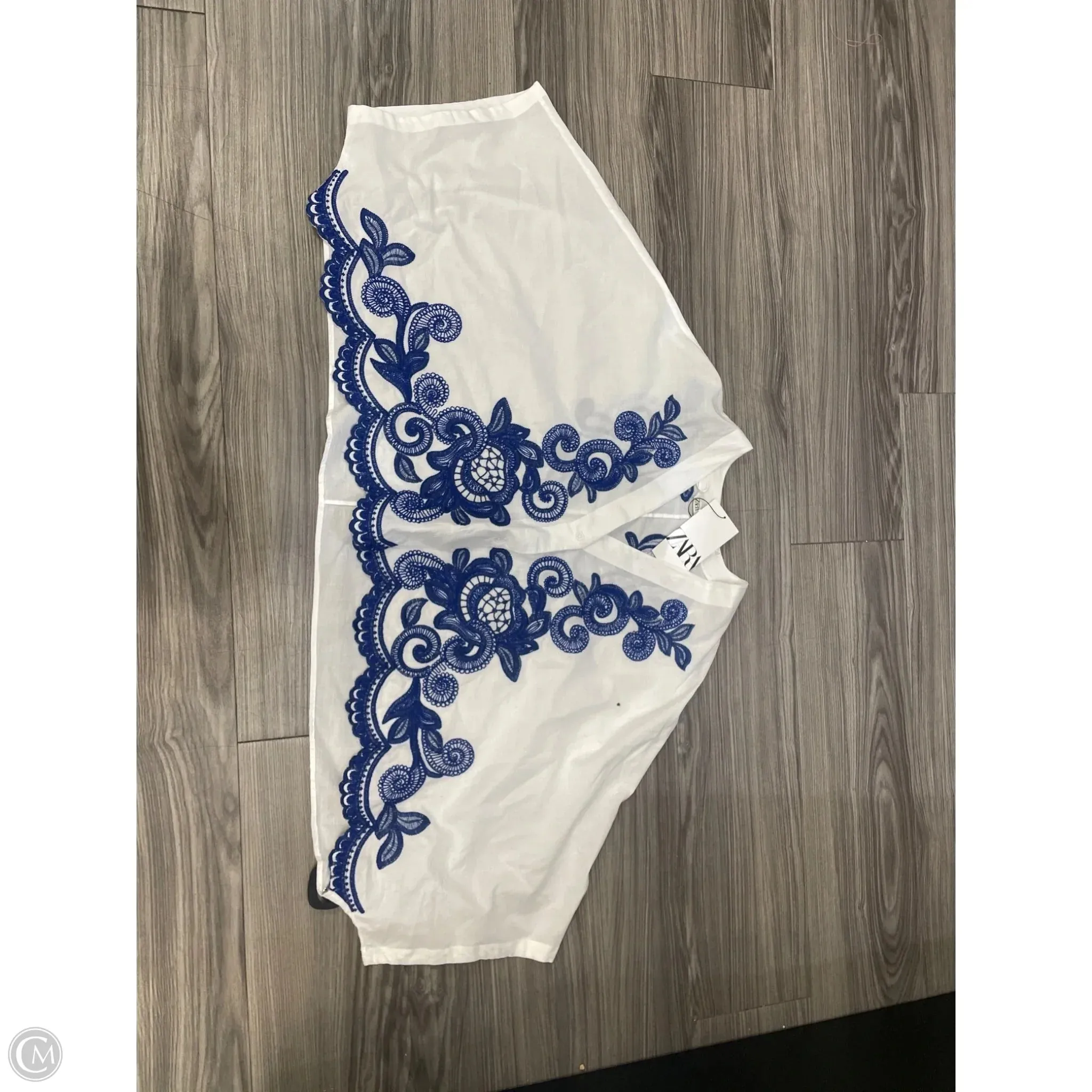 Top Long Sleeve By Zara In White, Size: M